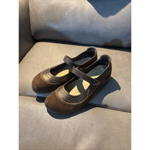 EUC WOMEN’S NAOT FOOTWEAR ISRAEL LEATHER CLOGS SIZE 38 EU BROWN LEATHER STRAP